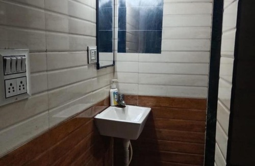 Amarnath House | The Cozy Corner Holiday Home, Hosted by AJ