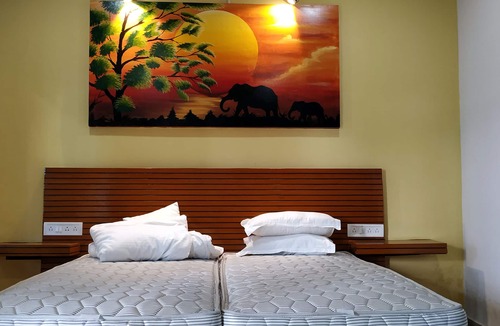 Kolkata Hotel | The Creek Club