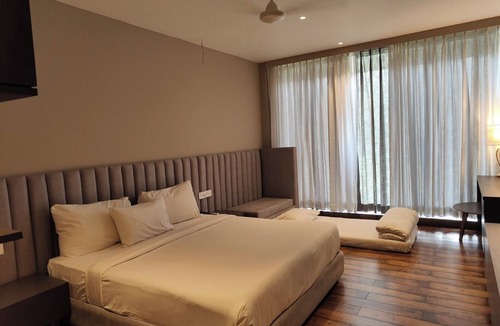 Nashik Resort | THE DEMOCRACY HOTEL & RESORT
