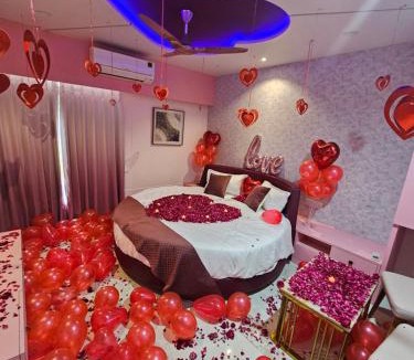 Gandhinagar Hotel | The Eiffel Hotel & Banquet