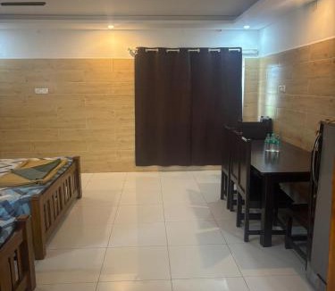 Paiyanur House | The Elite Inn