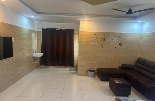 Paiyanur House | The Elite Inn