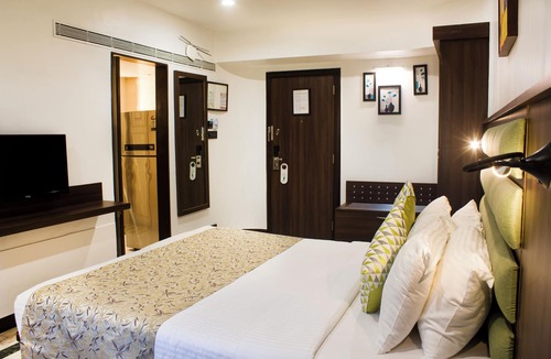 Airport Area Hotel | The Emerald Hotel & Executive Apartments