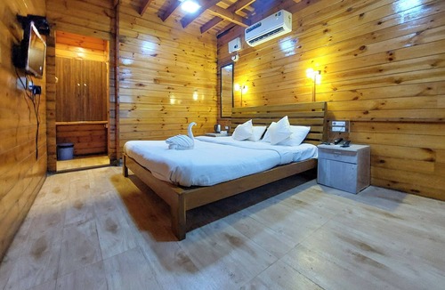 Devbag Hotel | The Empyrean