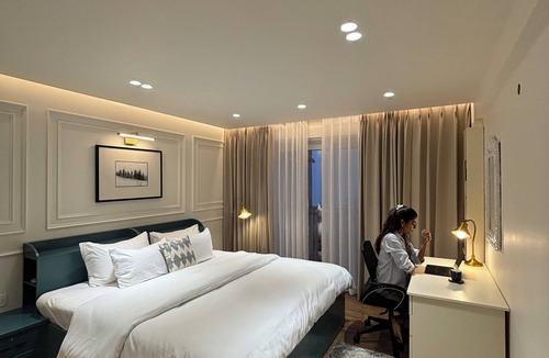 Darjeeling Bed & Breakfast | The Erina House - Luxury Apartment with a grand Kanchenjunga View