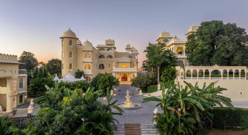 Sadri Hotel | The Everest Hill Resort Suites with Jacuzzi Spa - Resort in Kumbhalgarh