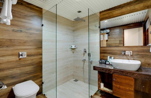Bhuj Hotel | The Fern Residency Bhuj