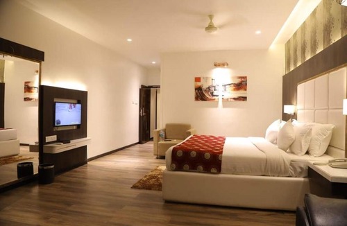 Jalgaon Hotel | The Four Seasons Recreation