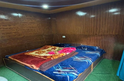Gobind Dham Hotel | The Gauri Huts And Restaurant