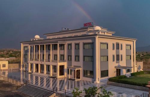 Beawar Hotel | The Girvar Hotel, Barr