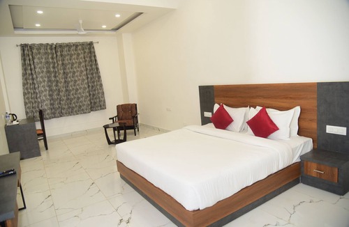 Nimaaj Hotel | The Girvar