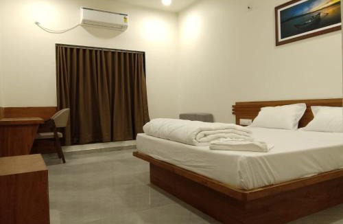 Kodinar Hotel | The Grand Dharti
