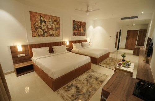 Chandrapur Hotel | The Grand Icon