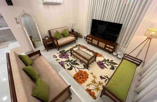 Varca Villa | The Green Door Villa-Varca (Near Varca beach)