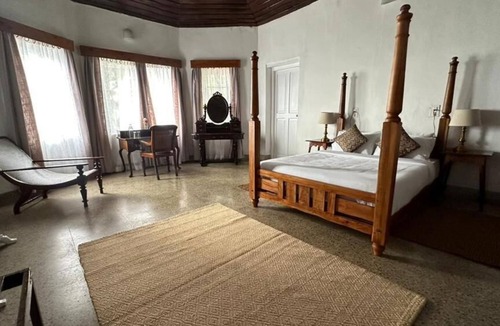 Suryanelli Bed & Breakfast | The Gundumalai Bungalow