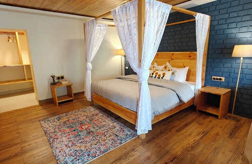 Kaul Hotel | The Hermit's Getaway