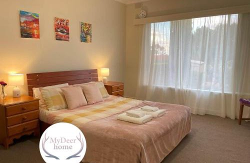 Berri House | The Hidden Gem Exquisite 3BR Retreat in Berri