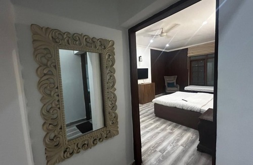 Greater Kailash Hotel | The Hideout GK