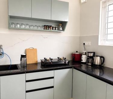 Palm Meadows Apartment | The Hideout PS5 Couple Friendly Gaming Stay