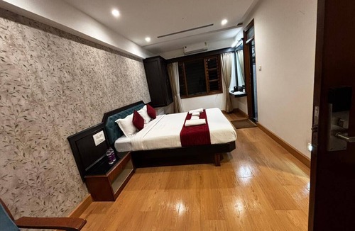 Gandhi Nagar Hotel | The Indies 365 Hotel
