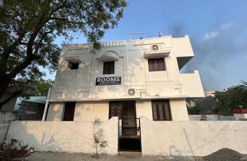 Tiruchirappalli House | The Kaya Airport Nest