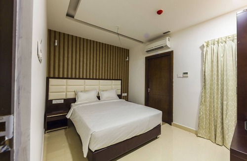 Triplicane Hotel | The Kings Park Residency