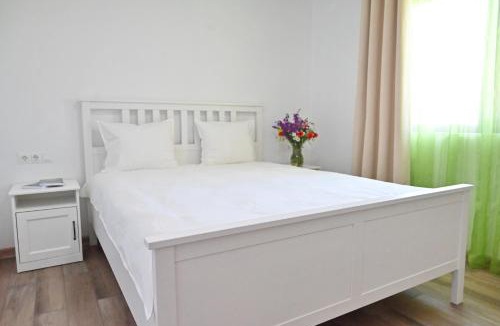 Arsa Hotel | The Lake House