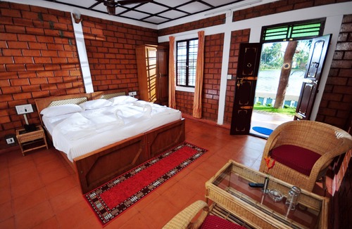 Nedumudy Resort | The Lake Resort by Maat Hotels