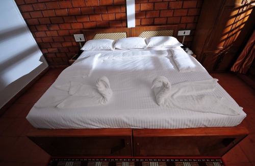 Nedumudy Resort | The Lake Resort by Maat Hotels