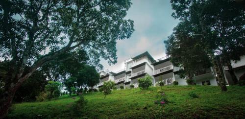 Devikolam Hotel | The Lake View Munnar