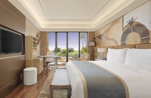 New Delhi Hotel | The Leela Ambience Convention Hotel Delhi