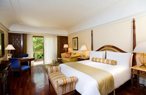 Agara Hotel | The Leela Palace Bengaluru