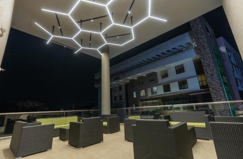 Kolhapur Hotel | The Living Hub Business Hotel, Kolhapur