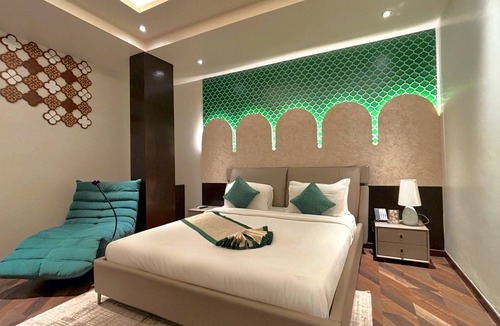 Surat Hotel | The Long D Hotel and Banquet
