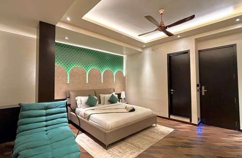 Surat Hotel | The Long D Hotel and Banquet