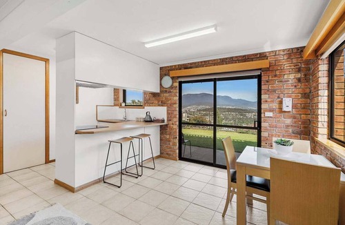 Bellerive House | The Lookout | Panoramic Views | Minutes to Hobart