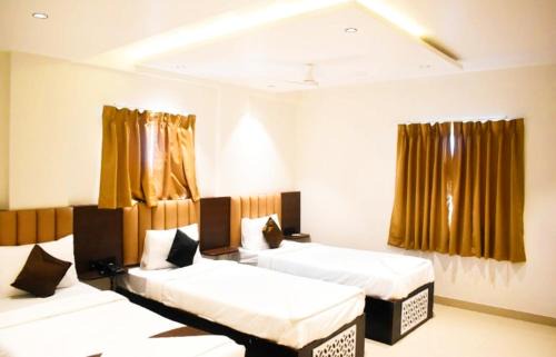 Hadapsar Hotel | The Lotus