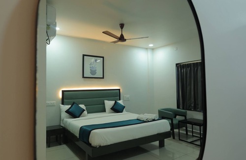 Srikalahasti Hotel | THE LOTUS PARK