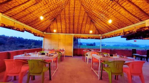 Bail Parao Hotel | The MadhuNandan - A Luxury Homestay