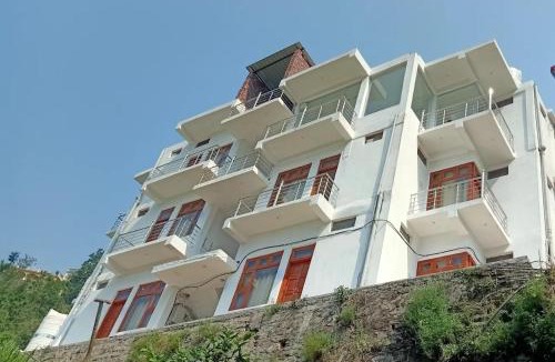 Guptkashi Hotel | The Maruti Empire