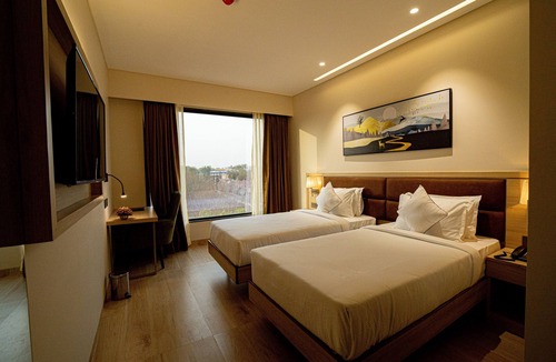 Mahalunge Ingale Hotel | The Monarch at Chakan MIDC - Pune