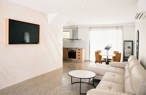 Palm Beach Hotel | The Mysa Motel