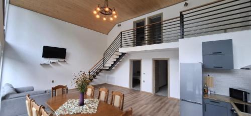 Risca House | The Nest on the Hill