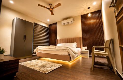 Ajmer Villa | The Nivaas at Berhins - 4 BHK luxury farm with Pool, BBQ, Lawn in Pushkar
