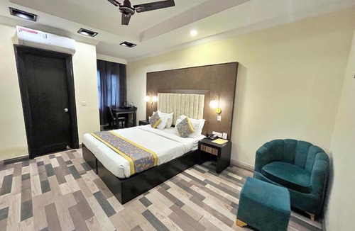 Kalkaji Hotel | The Oakland plaza - Nehru Place by Orion Hotels
