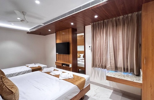 Kanchipuram Hotel | THE PARADISE PLATINUM