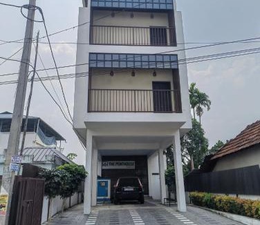 Kochi Apartment | The Pent House Easy Living