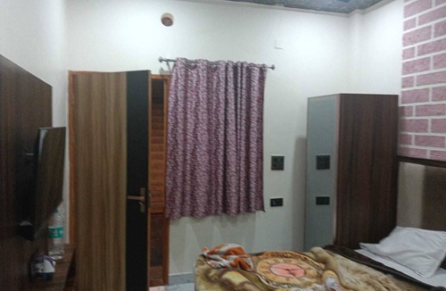 Vrindavan Hotel | ; THE PERFECT HAVEN FOR YOUR COMFORT' A PEASEFUL RETREAT ,