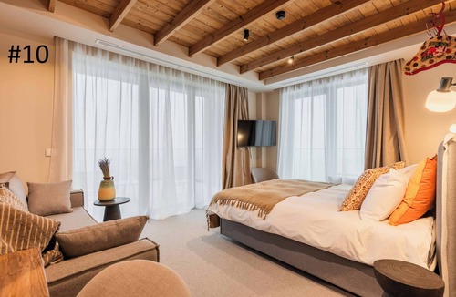 Bran Hotel | The Pines Bucegi Lodge