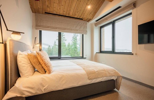 Bran Hotel | The Pines Bucegi Lodge